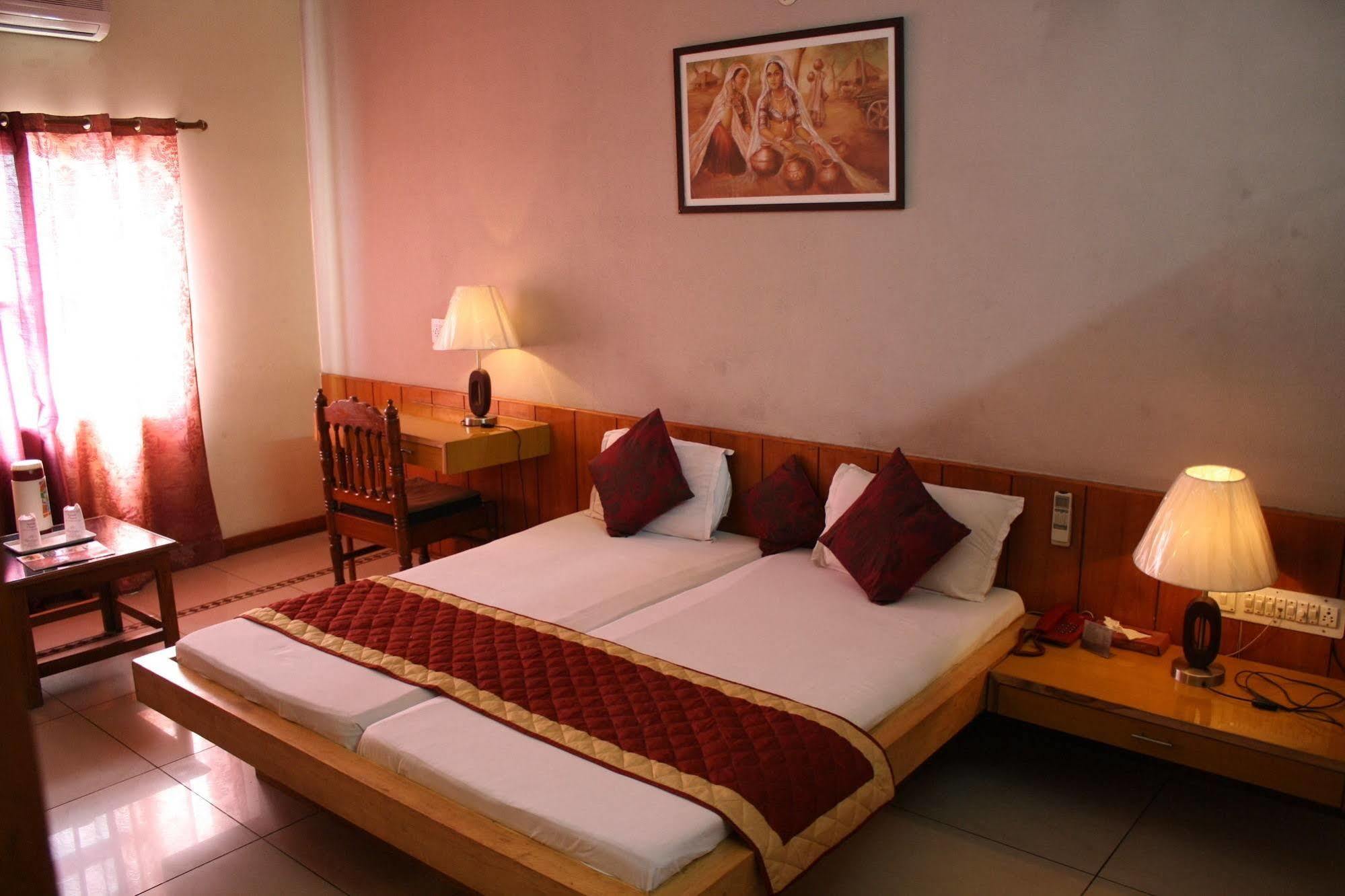 Hotel Shalimar Divisione di Divisione di Jaipur Esterno foto